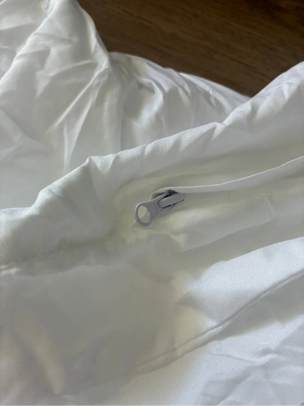 Amazon Basics King Duvet Cover White 108 x 94 Zip Closure Polyester EUC